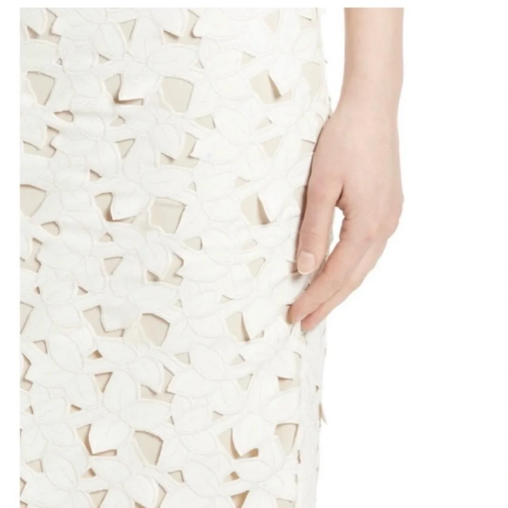 ALICE + OLIVIA Fey Faux
Leather Dress | Sz 6 | Cream + Nude | - Picture 4 of 7